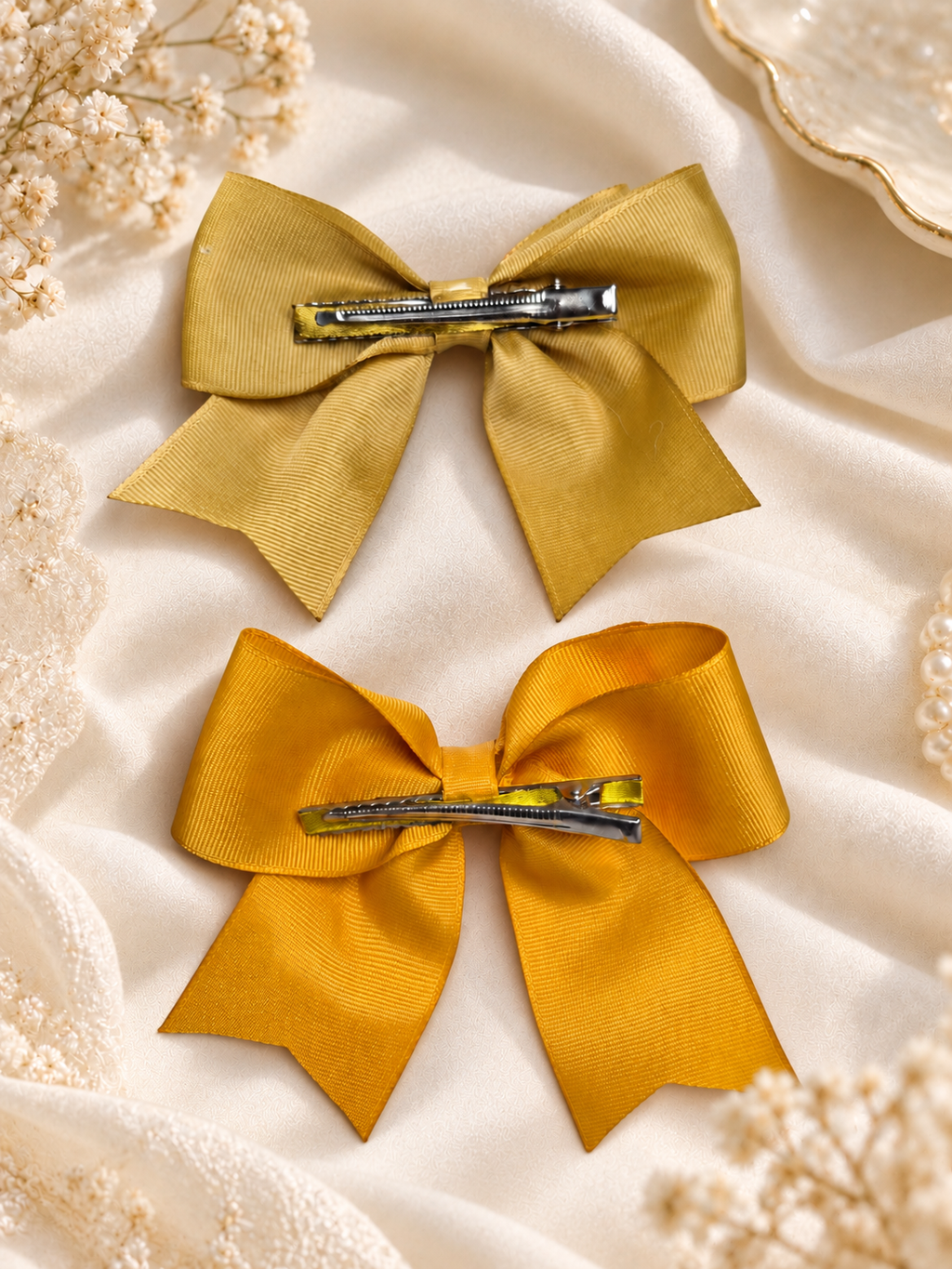 Juego de 2 lazos para el cabello hechos a mano en grosgrain dorado con pinzas de cocodrilo